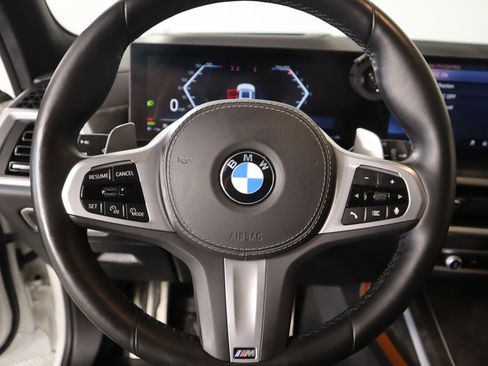 Used 2024 BMW X7 xDrive40i w/ Executive Package image 3