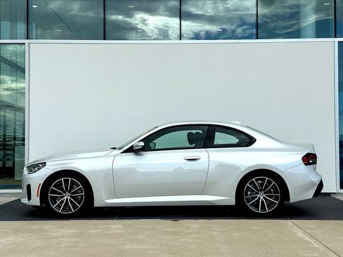 Certified 2025 BMW 230i Coupe RWD image 8