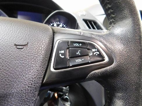 Used 2018 Ford Escape SEL image 22