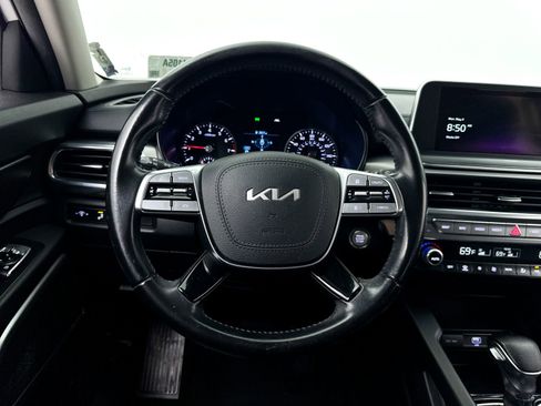 Used 2022 Kia Telluride LX FWD image 3