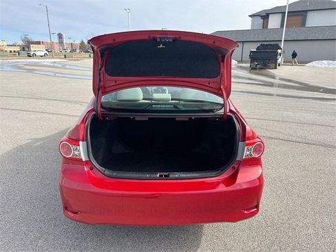 Used 2013 Toyota Corolla LE image 30