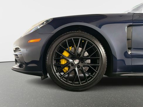 Used 2017 Porsche Panamera 4 AWD/4WD image 20