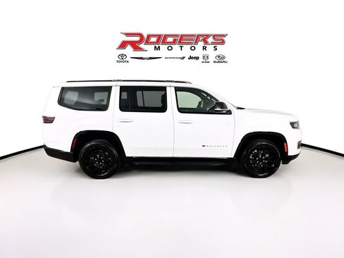 Certified 2025 Jeep Wagoneer 4WD image 9