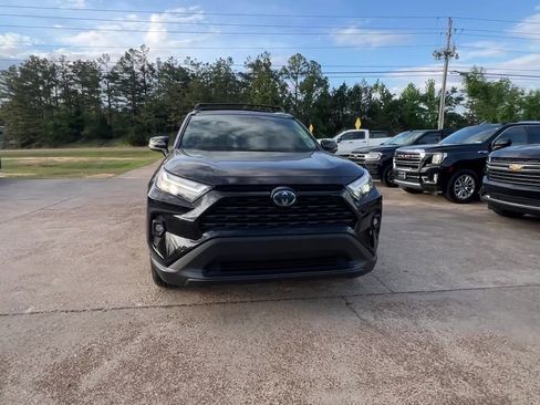 Used 2024 Toyota RAV4 XLE Premium w/ Weather Package AWD/4WD image 9