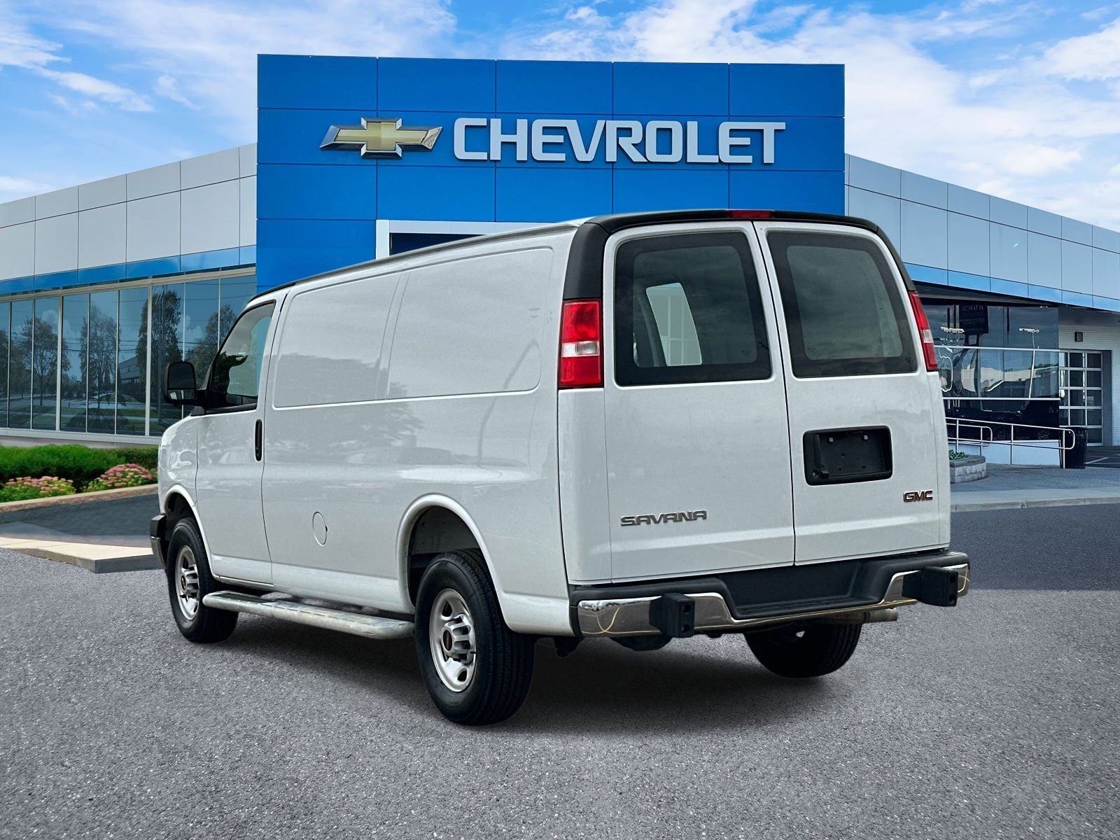 Certified 2025 GMC Savana 2500 w/ Driver Convenience Package RWD image 4