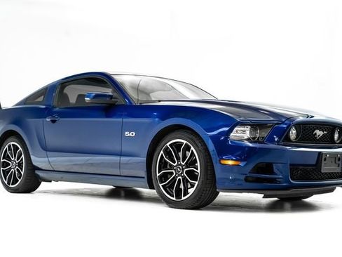 Used 2013 Ford Mustang GT Premium RWD image 6