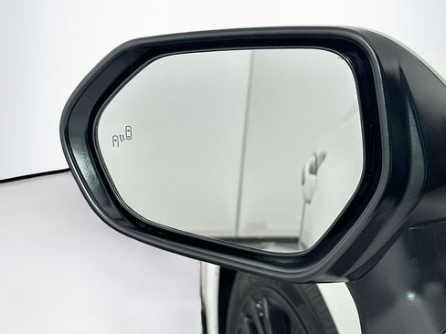 Used 2025 Toyota Camry SE FWD image 16