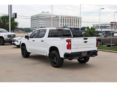 Used 2025 Chevrolet Silverado 1500 LT Trail Boss w/ LT Trail Boss Premium Package AWD/4WD image 4