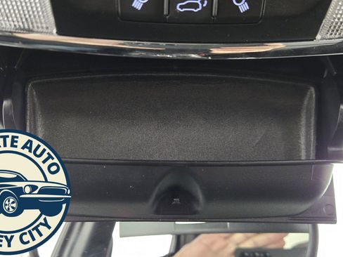 Used 2018 Jeep Grand Cherokee Limited w/ Luxury Group II image 29