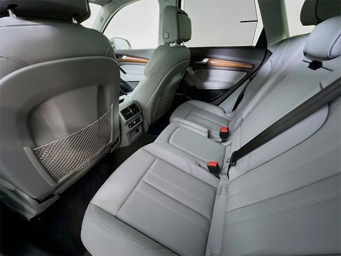 Used 2022 Audi Q5 2.0T Prestige image 24