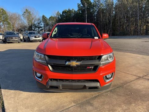 Used 2020 Chevrolet Colorado Z71 image 2