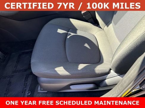 Used 2025 Toyota RAV4 LE AWD/4WD image 15
