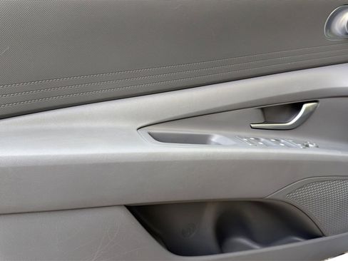 Used 2024 Hyundai Elantra SEL FWD image 36