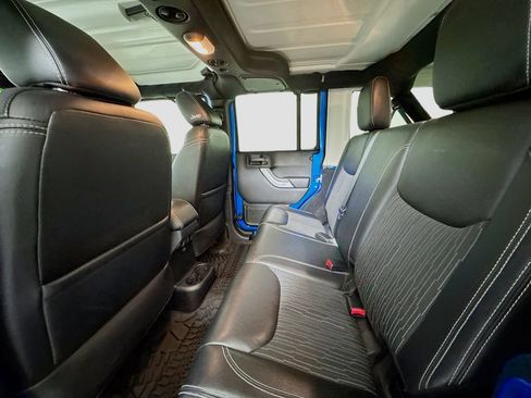 Used 2015 Jeep Wrangler Unlimited Sport image 15