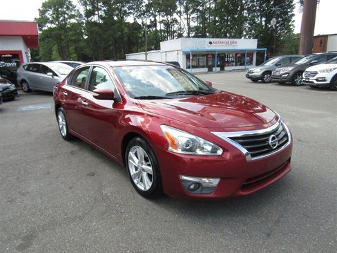 Used 2013 Nissan Altima 2.5 SV w/ 2.5SV Convenience Pkg FWD image 9