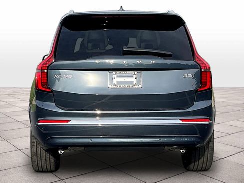 New 2026 Volvo XC90 B5 Plus w/ Protection Package image 6