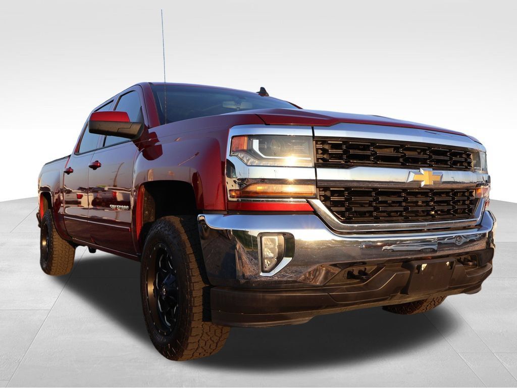 Used 2018 Chevrolet Silverado 1500 LT w/ All Star Edition AWD/4WD image 10
