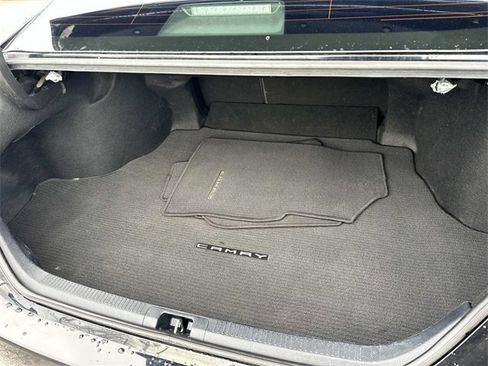 Used 2022 Toyota Camry XSE image 8