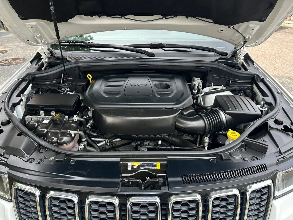 Used 2022 Jeep Grand Cherokee Limited AWD/4WD image 10