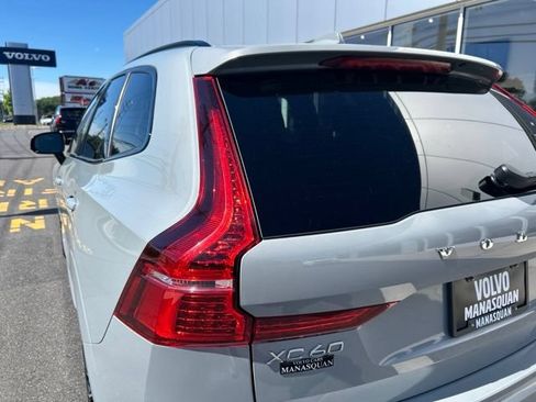 Certified 2025 Volvo XC60 B5 Plus AWD/4WD image 10