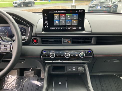 Certified 2025 Honda Pilot Black Edition image 24