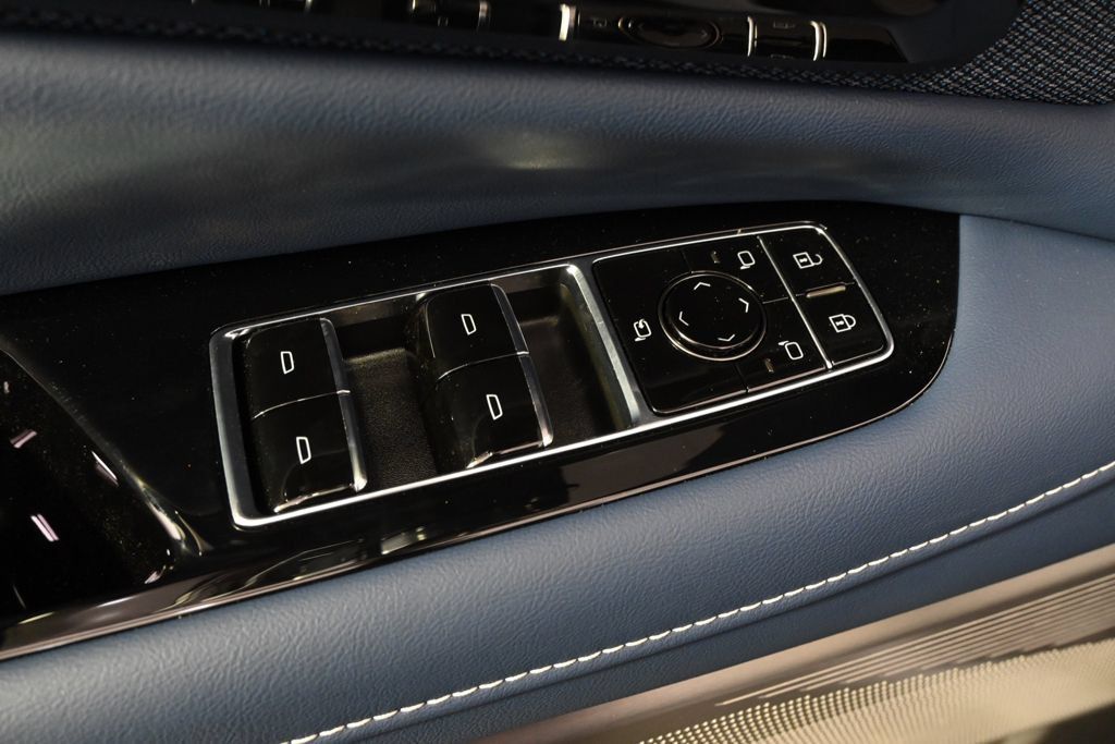 New 2026 Cadillac Optiq Luxury 2 w/ LPO, Floor Liner Package AWD/4WD image 23