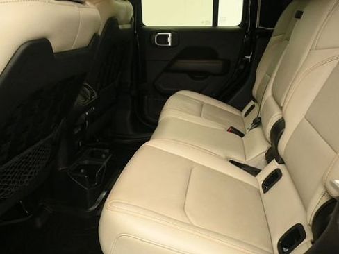 Used 2020 Jeep Gladiator Mojave AWD/4WD image 11