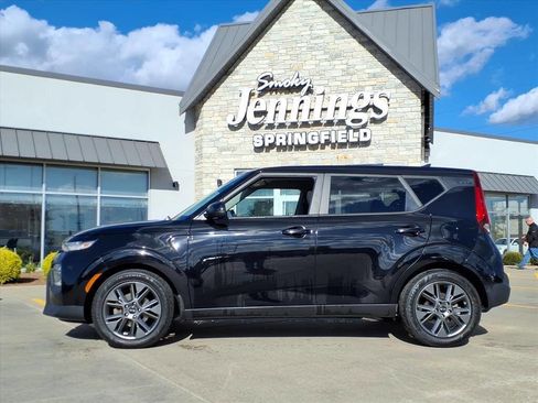 Used 2021 Kia Soul S FWD image 1