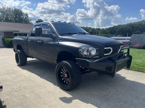 Used 2009 Dodge Ram 2500 Truck ST w/ Trailer Tow Group AWD/4WD image 2