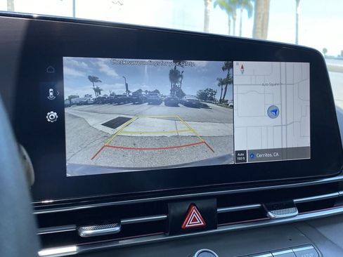 Used 2024 Hyundai Elantra SEL FWD image 30