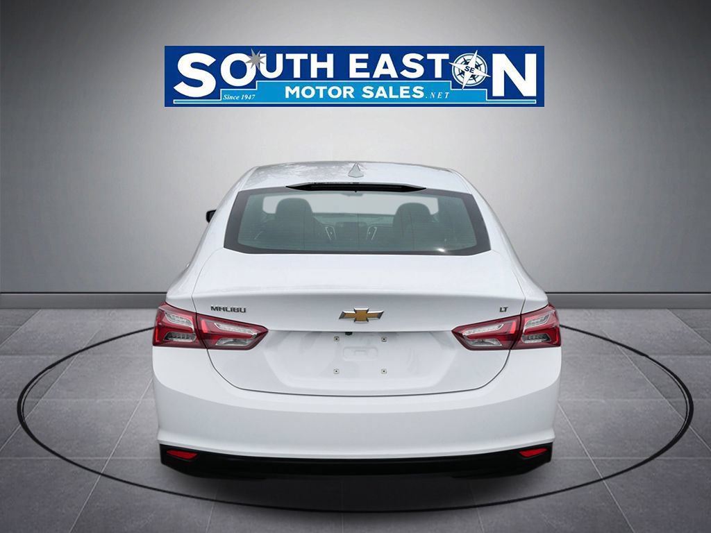 Used 2022 Chevrolet Malibu LT FWD image 4