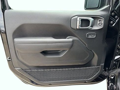 New 2025 Jeep Gladiator Sport AWD/4WD image 19
