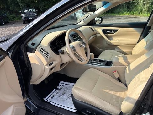 Used 2015 Nissan Altima 2.5 SV w/ Convenience Package FWD image 9