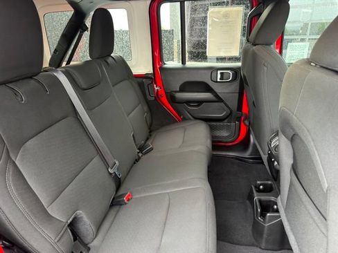 Used 2021 Jeep Wrangler Unlimited Sahara w/ Uconnect 4C Nav & Sound Group AWD/4WD image 26