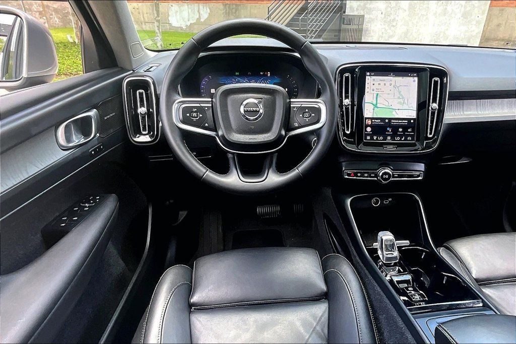 Certified 2024 Volvo XC40 B5 Plus w/ Protection Package Premier AWD/4WD image 7