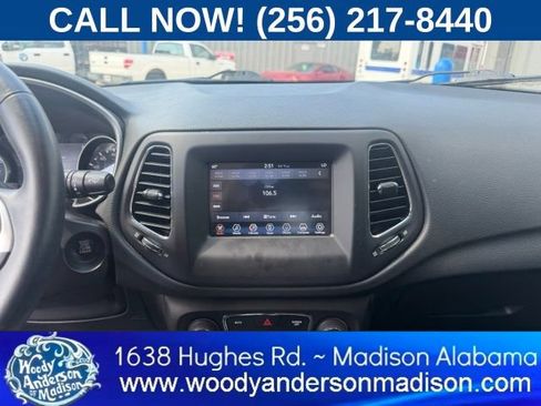 Used 2019 Jeep Compass Latitude w/ Popular Equipment Group FWD image 11