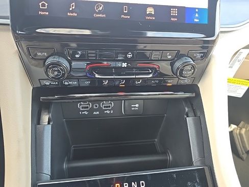 New 2025 Jeep Grand Cherokee Limited image 29