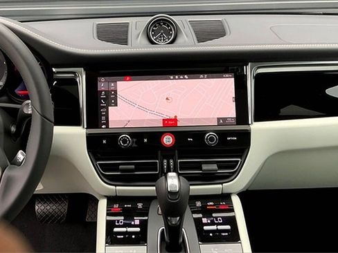New 2025 Porsche Macan image 24