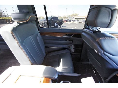 Used 2023 Jeep Grand Wagoneer Series II w/ Premium Group II AWD/4WD image 13