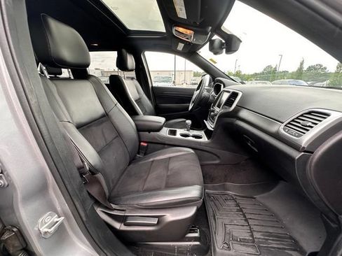 Used 2015 Jeep Grand Cherokee Altitude AWD/4WD image 32