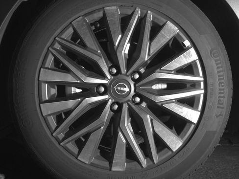 Used 2025 Nissan Altima 2.5 SV FWD image 12