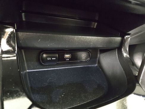 Certified 2025 Kia Seltos S image 28