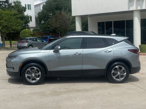 Used 2024 Chevrolet Blazer LT w/ Convenience Package FWD image 3