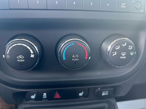 Used 2011 Jeep Patriot Latitude image 24