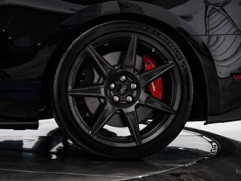 Used 2020 Ford Mustang Shelby GT500 w/ Carbon Fiber Track Pack image 63