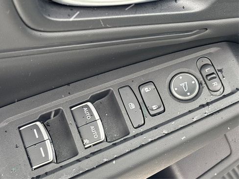 Used 2025 Honda Accord SE image 38