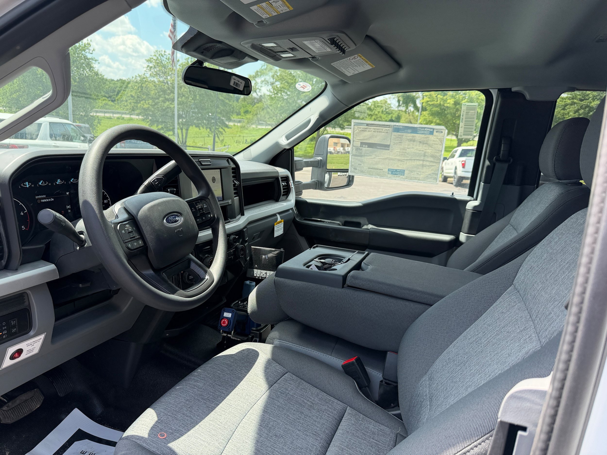 New 2026 Ford F550 4x4 Supercab Super Duty w/ XLT Value Package image 4