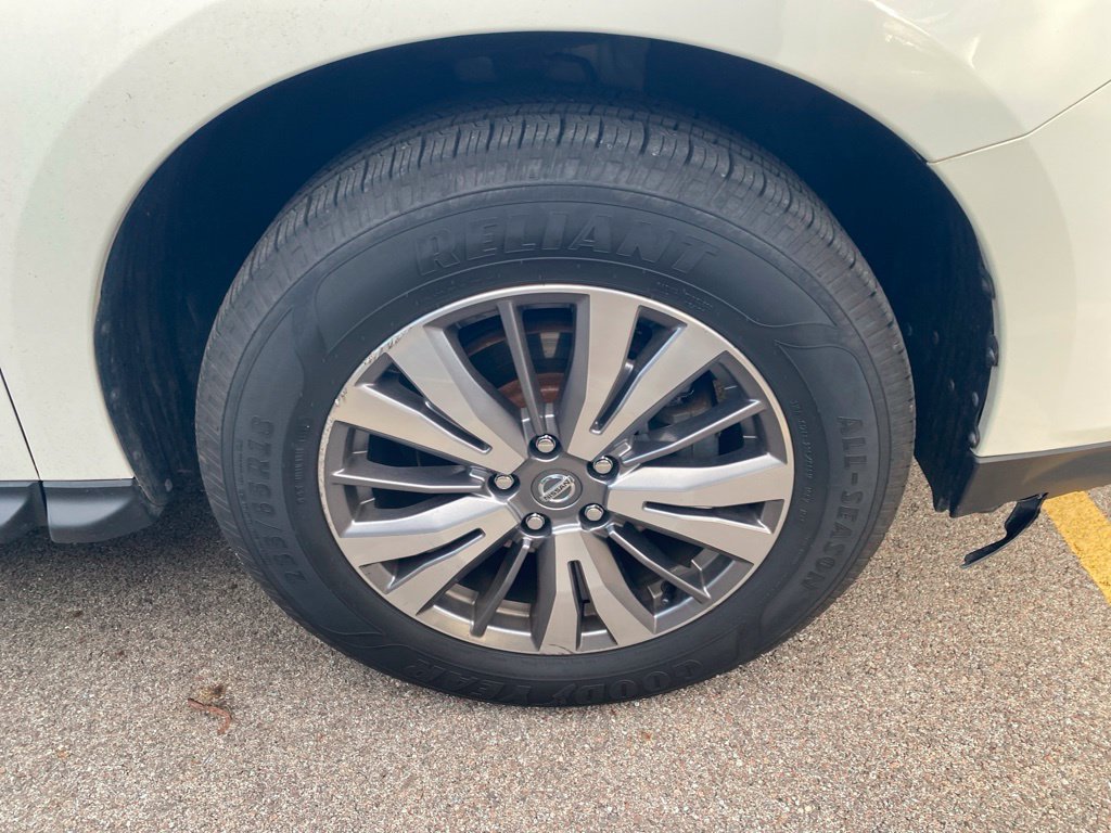 Used 2019 Nissan Pathfinder SL FWD image 5