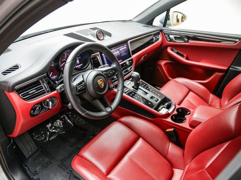 Used 2022 Porsche Macan S AWD/4WD image 4
