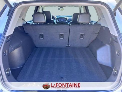 Used 2022 GMC Terrain SLT image 26